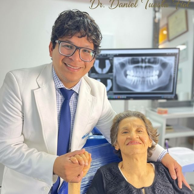 Daniel Tuesta Fiol, Dentista Piura