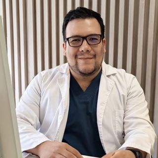 Acercar imagen: Juan Gabriel Salinas Mora, Otorrinolaringólogo Medellín