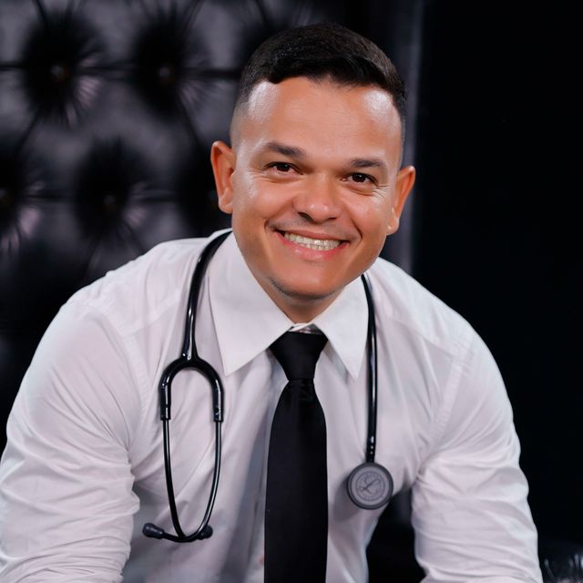 Elian  Gomes, Médico clínico geral Cachoeiro de Itapemirim