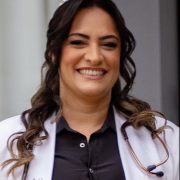 Aline Canária Alves de Sousa , Médico clínico geral Belo Horizonte