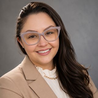 Karen  Bertasso da Rosa, Especialista em Clínica Médica Gravataí