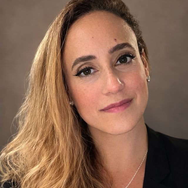 Julia Mattos Levi, Cirurgião de cabeça e pescoço Tijuca