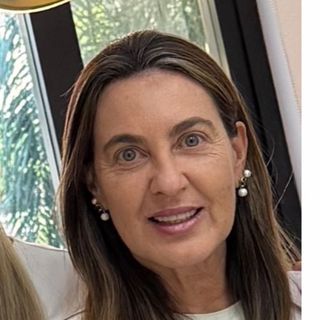 Ana Paula Cariello Marques de Matos, Dermatologista Niterói