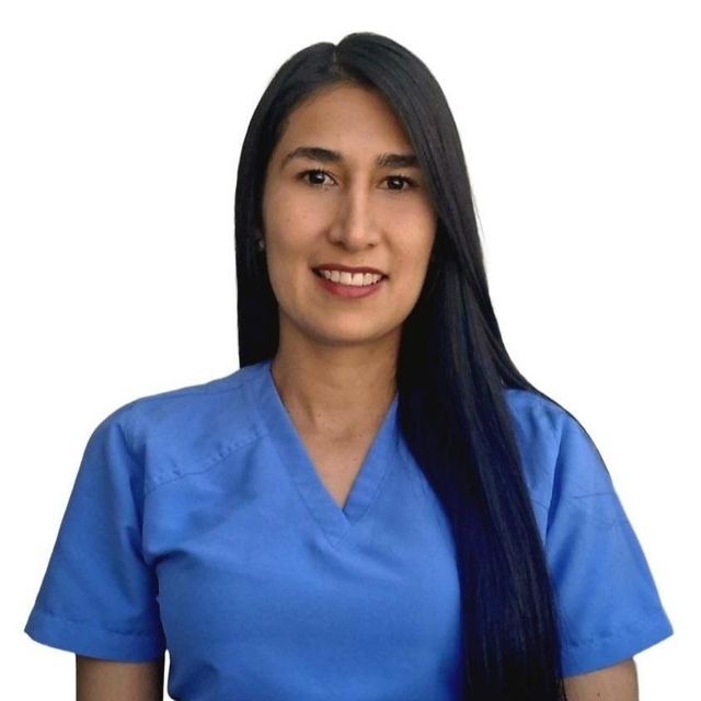 Paola Toledo Pinto, Odontólogo Tunja