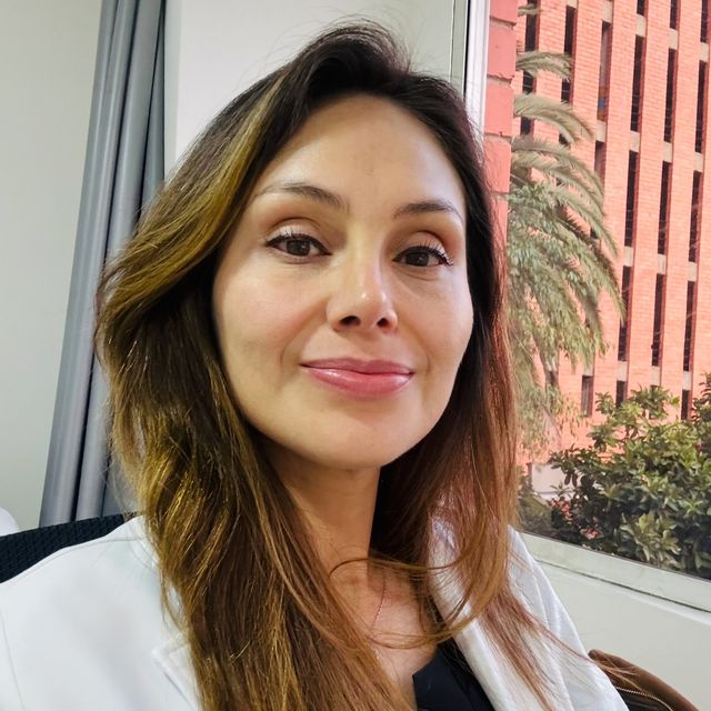 Andrea Llanos Fernandez, Internista Medellín