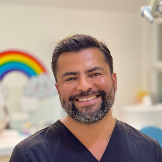 Pablo Rivadeneira Rozas , Dentista Viña del Mar