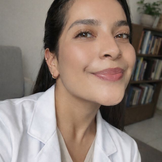 Jessica Atehortua, Psicólogo Armenia