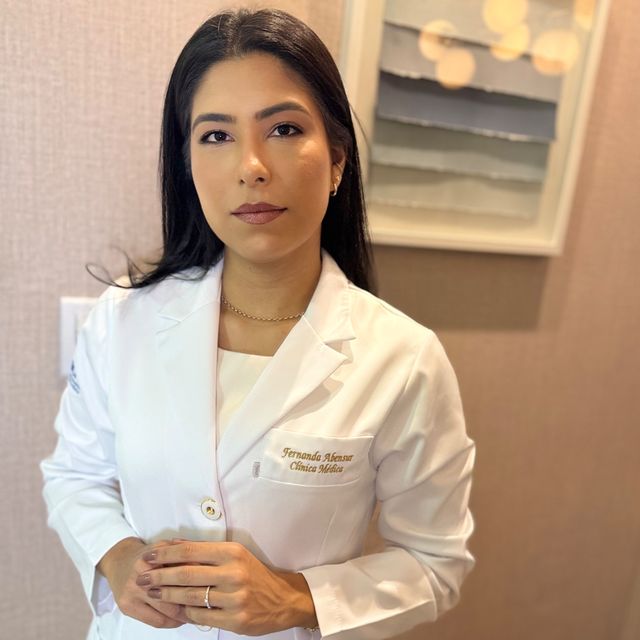 Fernanda  Abensur, Especialista em Clínica Médica Cuiabá