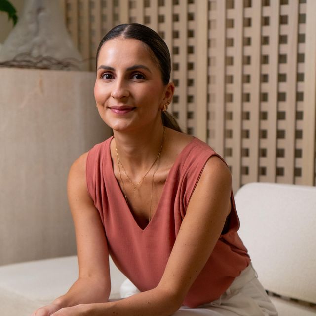 AMORA CAROLINA DELGADO WOLFF, Cirurgião da mão Londrina