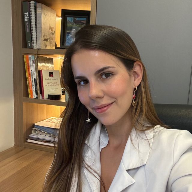 Tainara Valente, Especialista em Clínica Médica São Paulo