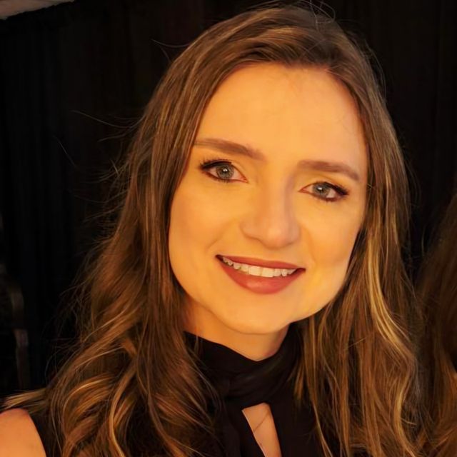 Caroline Klein Diniz, Oftalmologista São Paulo