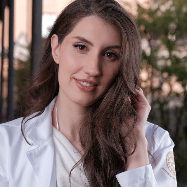 Caroline Costa, Médico clínico geral São Paulo