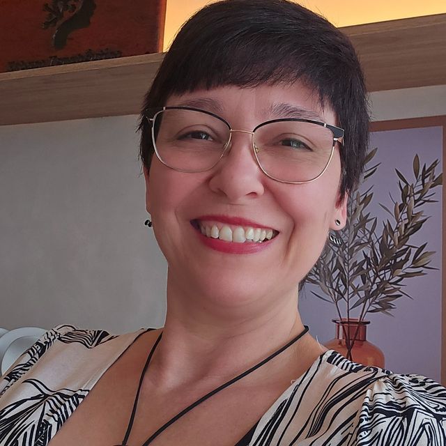 Angélica Thiengo Machado, Psicanalista Niterói