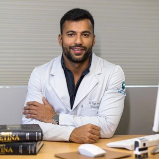 Ampliar imagem: Tiago  Augusto Da Silva Moura, Oftalmologista Contagem