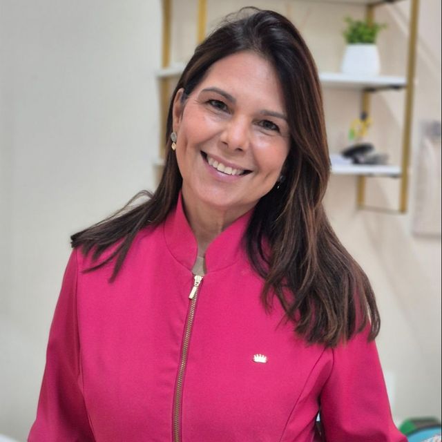 Luciana  Barbosa da Silva, Dentista Volta Redonda
