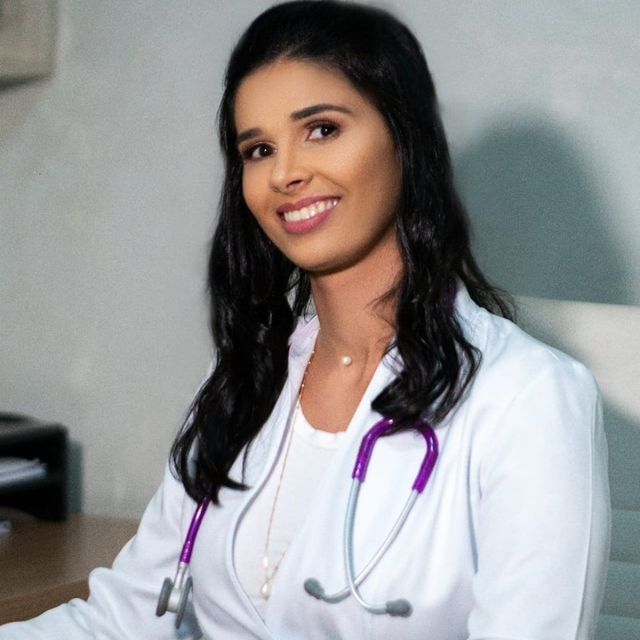 Flora Sol da Costa Magno, Nefrologista Almenara