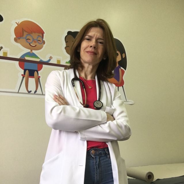 Daniela Luciana Fornazari Carvalho, Pediatra Cotia