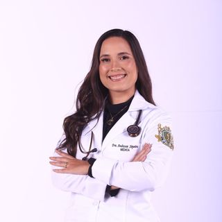 Andressa  Siqueira, Médico clínico geral Fortaleza