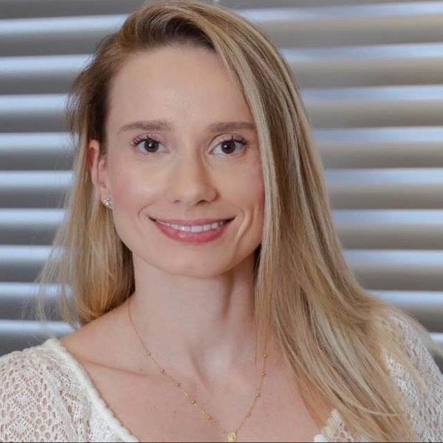 Naw-Ally Risso de Brito Krüger D'Almeida, Coloproctologista Cuiabá