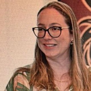 Dra. Aline Maynart Godoi