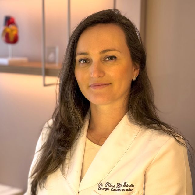 Débora Klein Ferreira, Cirurgião cardiovascular Porto Alegre