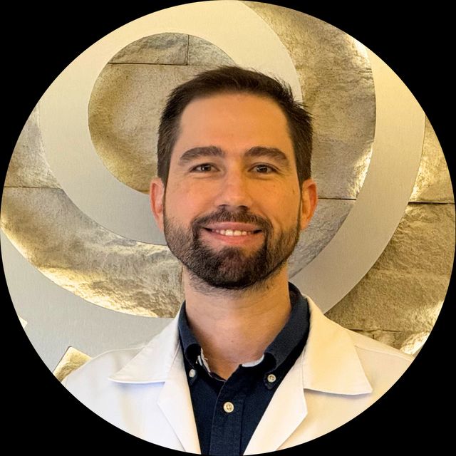 Alexandre Tagliari Cestari, Oftalmologista Catanduva