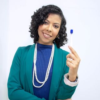 Ampliar imagem: Tamirys Couto, Dentista Niterói