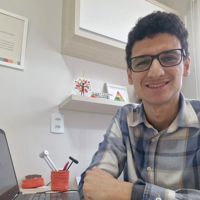 Lucas Barbosa Napolitano de Moraes, Neurologista pediátrico Botucatu