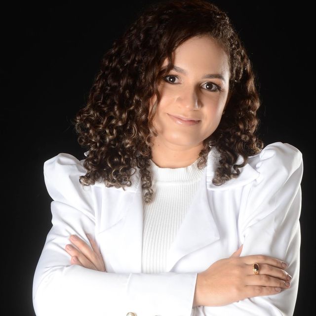 Caroline Pequeño de Paula, Ortodontista Santos
