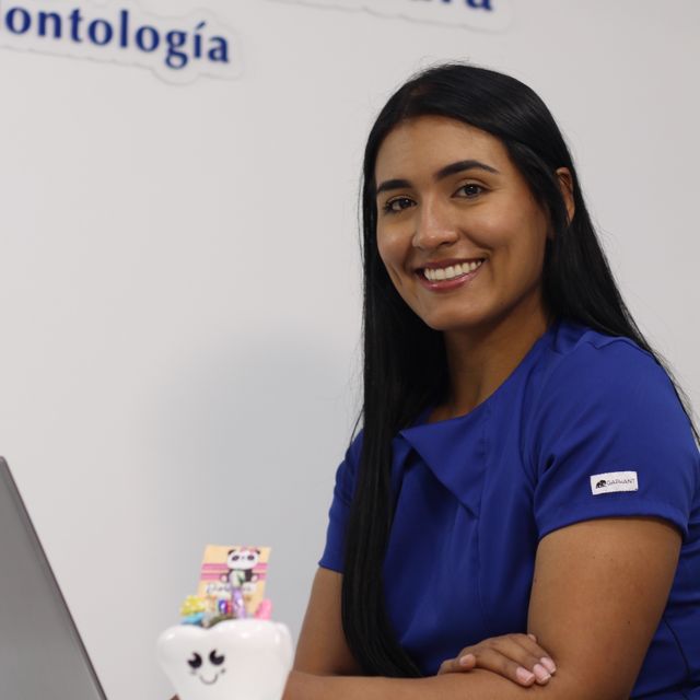 Katherin Vinasco, Odontólogo Cali