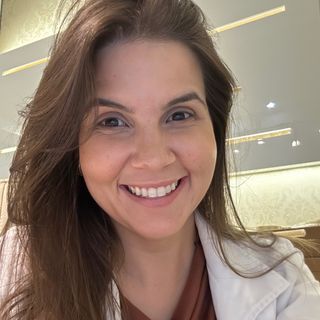 Camila Glenda Dantas de Medeiros Cunha, Coloproctologista Natal