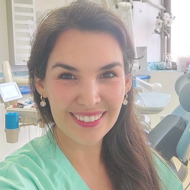 Ljubica Malinarich Sarabia, Dentista Iquique