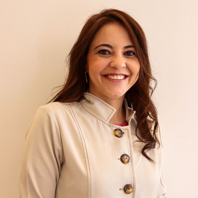 Viviani Nascimento Tonon, Dentista São Paulo