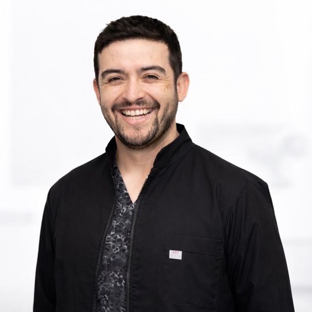 Héctor Sebastián  González Soto , Dentista Concepción