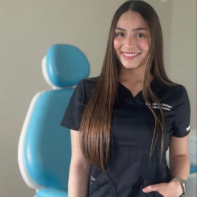 Daniela  Henríquez, Dentista Puerto Montt