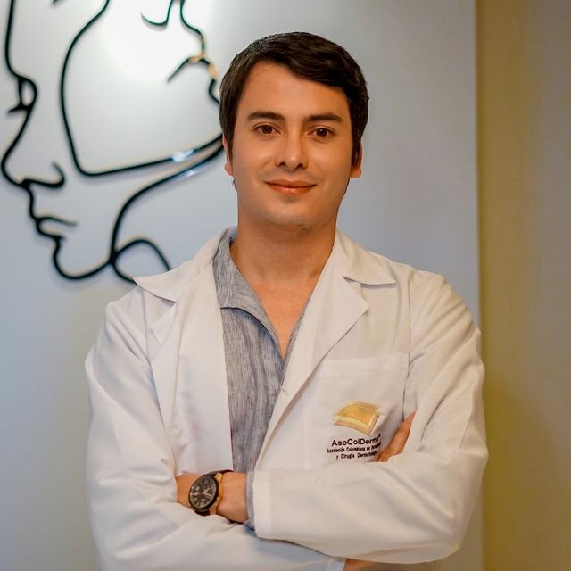 Eduardo Rivera Perdomo, Dermatólogo Bogotá