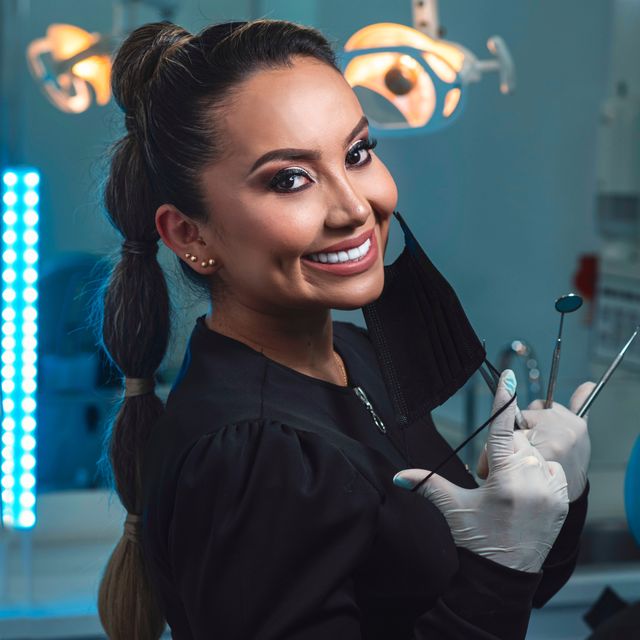 Amanda Castillo Ortiz, Odontólogo Palmira