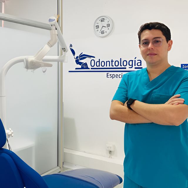 Wilmer laguna, Odontólogo Girardot