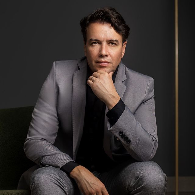 Elcio Ribeiro, Dermatologista Anápolis