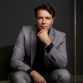 Ampliar imagem: Elcio Ribeiro, Dermatologista Anápolis