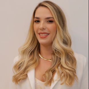 Gabriela Viana, Dermatologista São Paulo