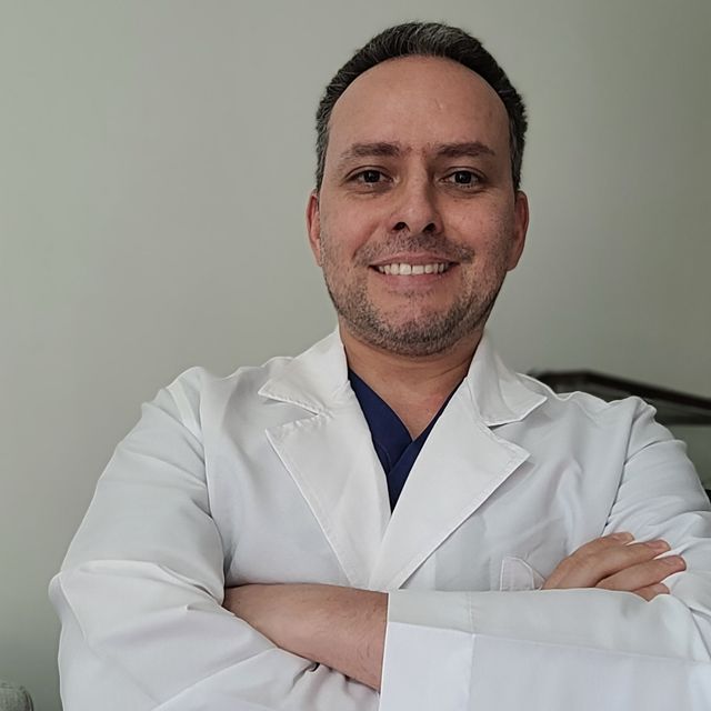 E. OROZCO-ARBELAEZ, Médico general Cali
