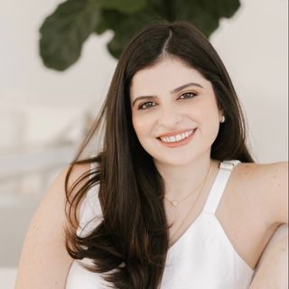 Dra. Marina Lucca Santos