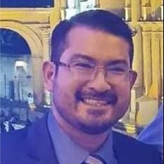 Acercar imagen: Juan Persivale Calle, Ginecólogo Puno