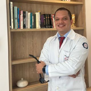 Acercar imagen: Leon Miguel Fonseca Galindo, Cirujano general Cúcuta