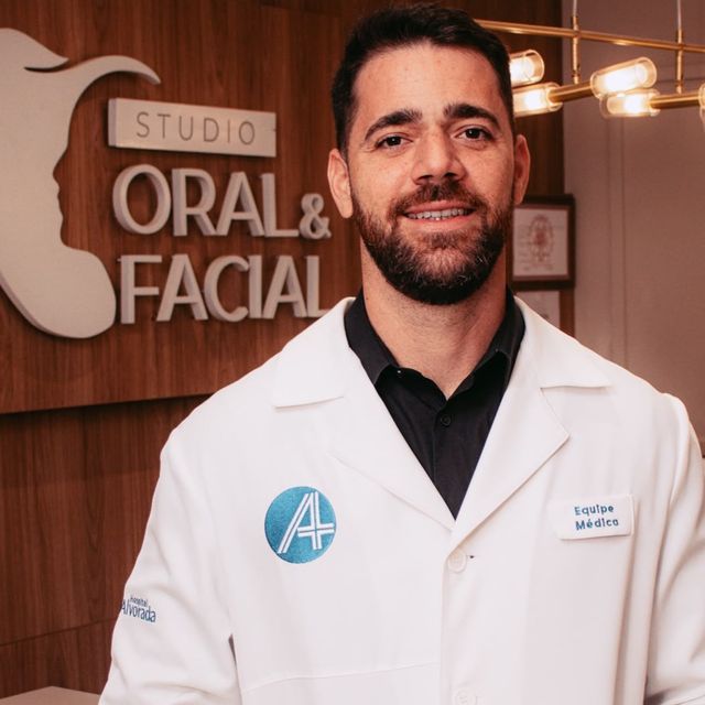 Israel Vicente, Cirurgião buco-maxilo-facial São José do Rio Preto