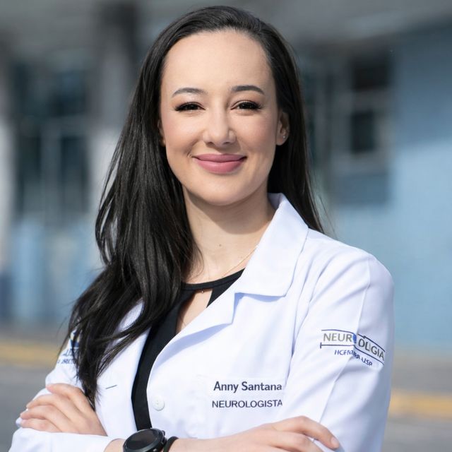 Anny Karoliny De Santana Nogueira, Neurologista Sales Oliveira