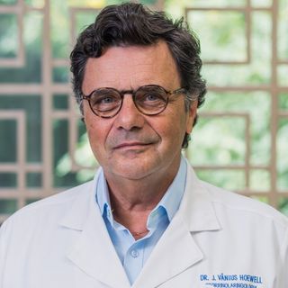 Ampliar imagem: Josué Vânius Hoewell, Otorrino Porto Alegre