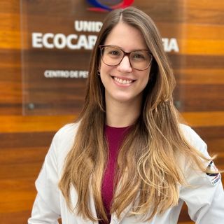 Ampliar imagem: Cecilia Leite, Cardiologista pediátrico Recife