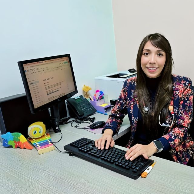 Katherine Natalie Escorcia Osorio, Pediatra Bogotá